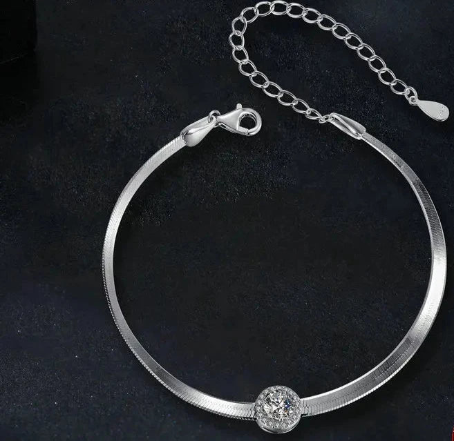 Halo Pendant Bracelet Exquisite 925 Sterling Silver 0.5CT Moissanite